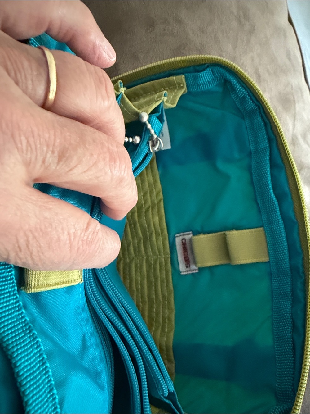 Travelers Lime Green Crossbody Bag with Adjustable Strap - Picture 2 of 9